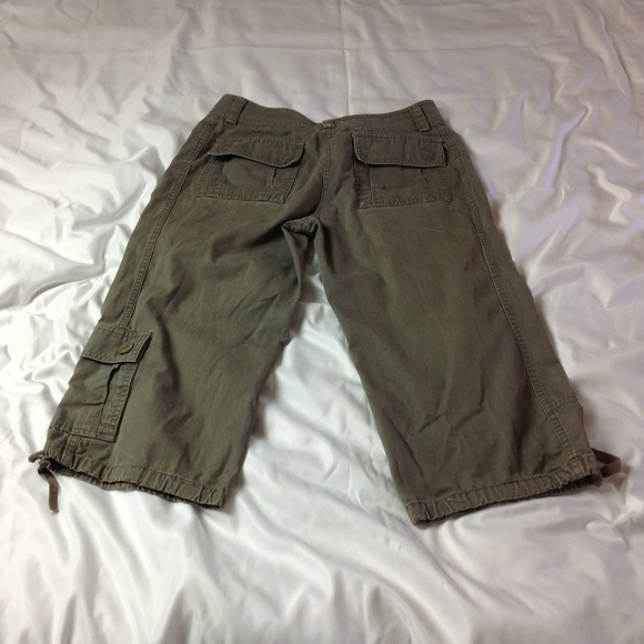 Capris - Picture 8 of 9